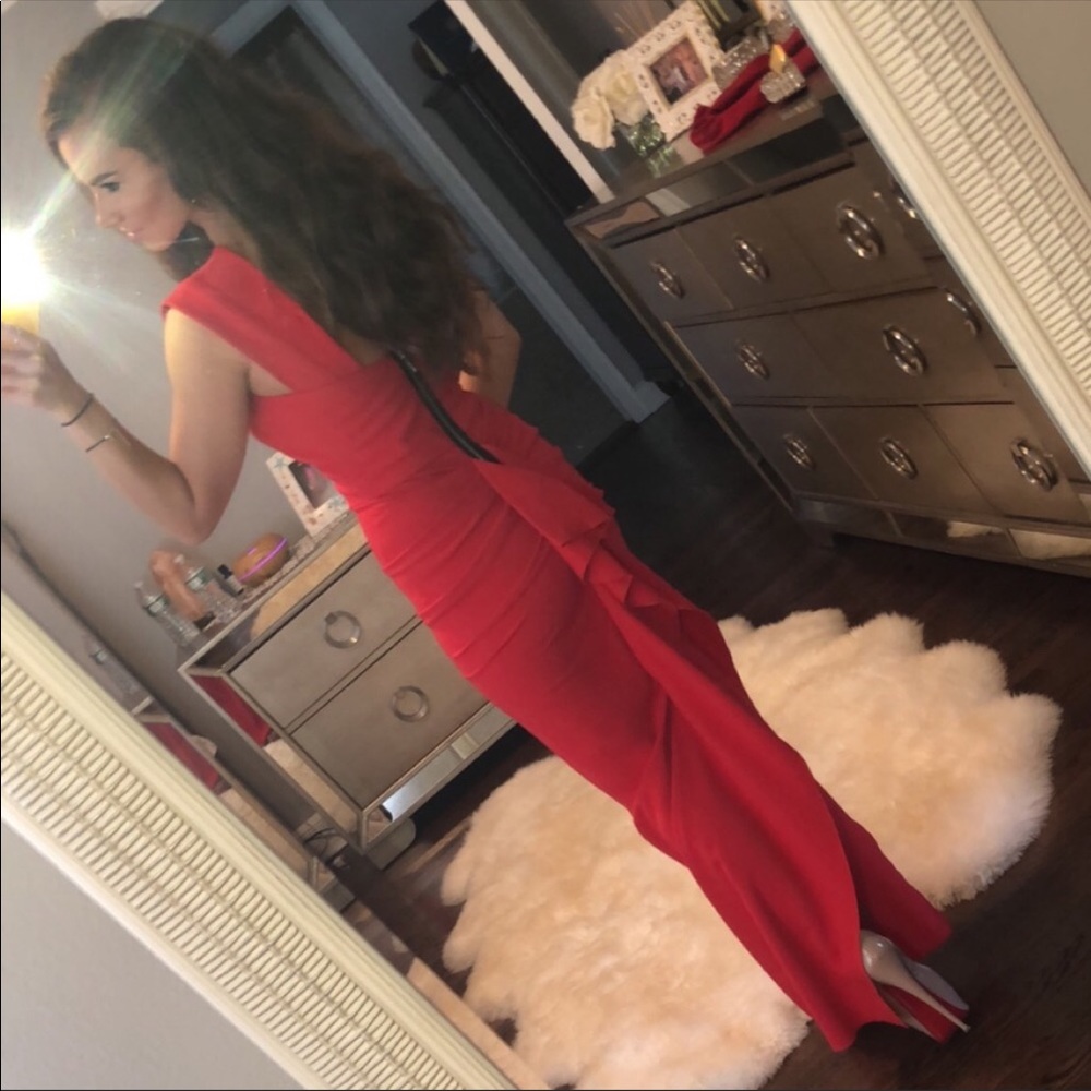 Nicole Bakti red dress!